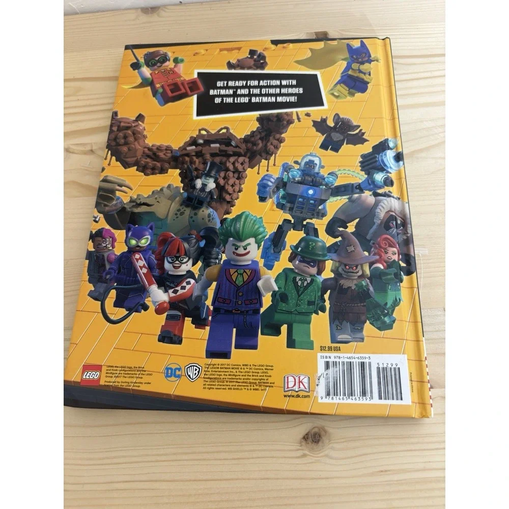 The LEGO® BATMAN MOVIE Essential Guide by March,‎ Julia Book  GG7